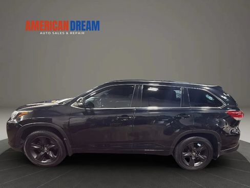 Used 2018 Toyota Highlander Limited Platinum AWD/4WD image 2