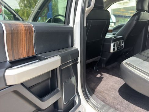 Used 2017 Ford F150 Lariat w/ Equipment Group 502A Luxury AWD/4WD image 17