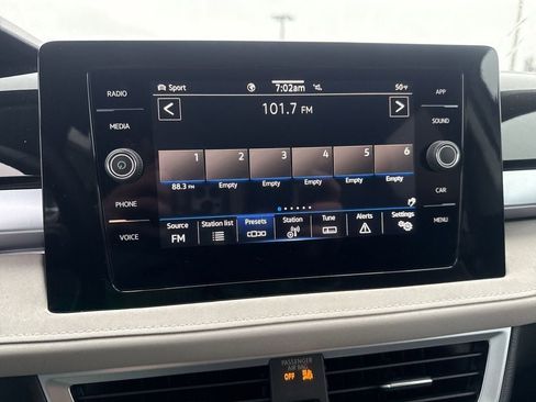 New 2025 Volkswagen Taos SE image 15