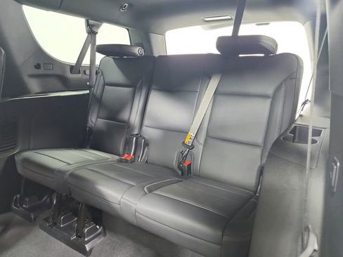 Used 2025 GMC Yukon XL Denali AWD/4WD image 34