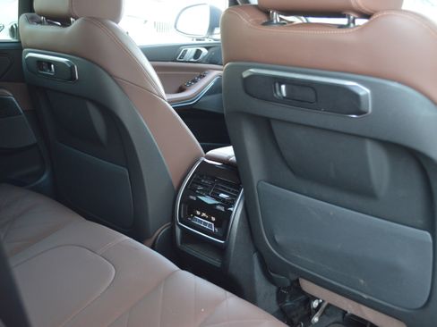 Certified 2025 BMW X5 sDrive40i w/ Premium Package image 33