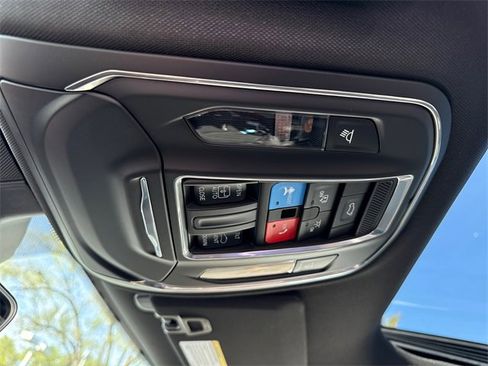 New 2025 Jeep Grand Cherokee Altitude image 26