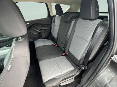Used 2017 Ford Escape SE w/ Equipment Group 201A AWD/4WD image 13