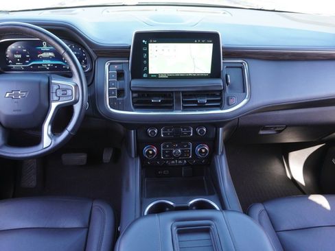 Used 2022 Chevrolet Tahoe Z71 w/ Z71 Off-Road Package image 31