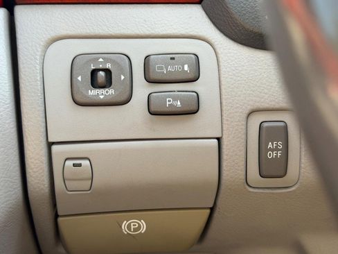 Used 2006 Lexus LS 430 RWD image 16