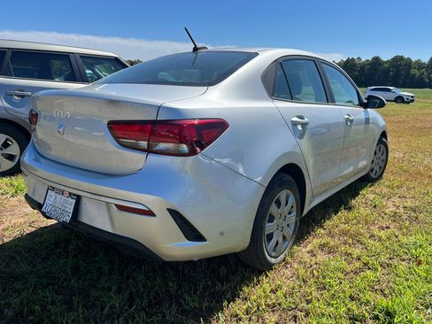 Used 2022 Kia Rio LX image 4