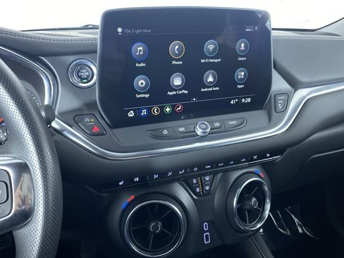 Certified 2024 Chevrolet Blazer LT w/ Convenience Package FWD image 5