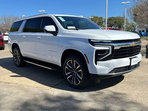 New 2026 Chevrolet Suburban LS image 6