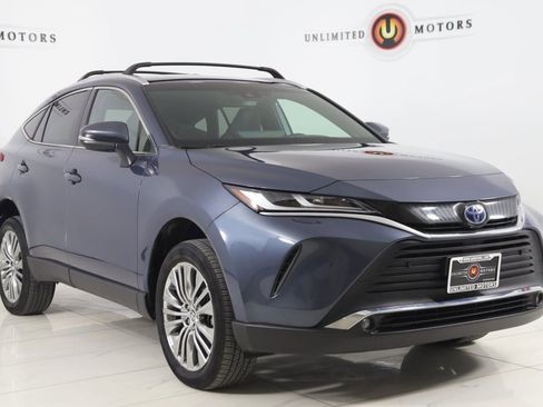 Used 2023 Toyota Venza XLE image 20