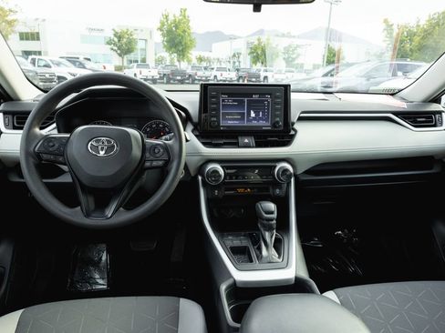 Certified 2020 Toyota RAV4 XLE w/ Carpet Mat Package FWD image 31