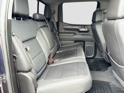 Used 2023 GMC Sierra 1500 SLT w/ SLT Premium Plus Package AWD/4WD image 27