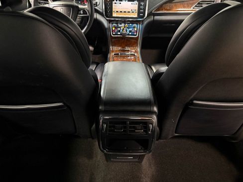 Used 2019 Lincoln Continental Premiere image 71