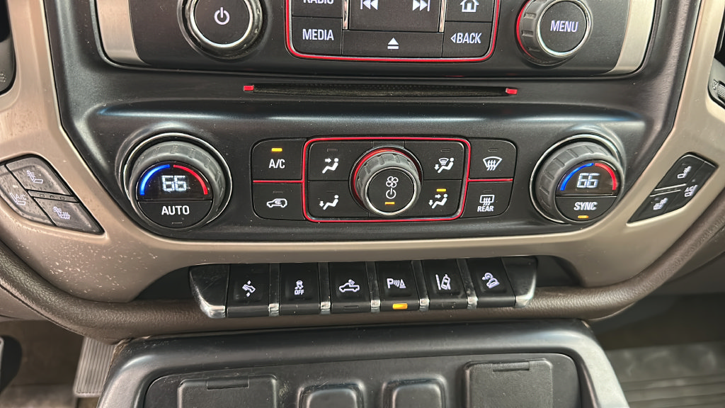 Used 2015 GMC Sierra 1500 Denali AWD/4WD image 19