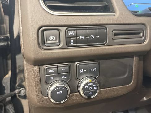 Used 2024 GMC Yukon SLT AWD/4WD image 18