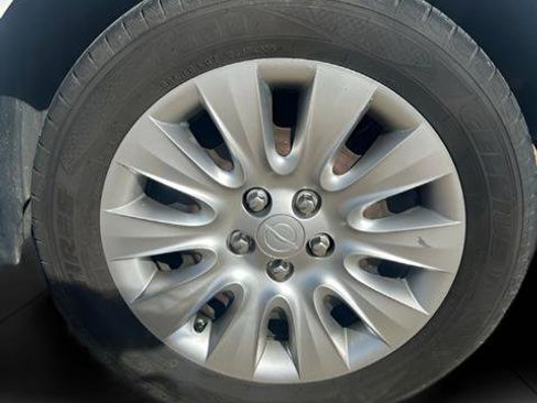 Used 2013 Chrysler 200 LX FWD image 26
