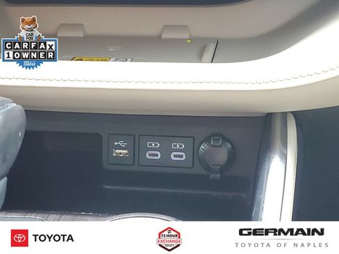 Used 2024 Toyota Highlander Limited FWD image 33