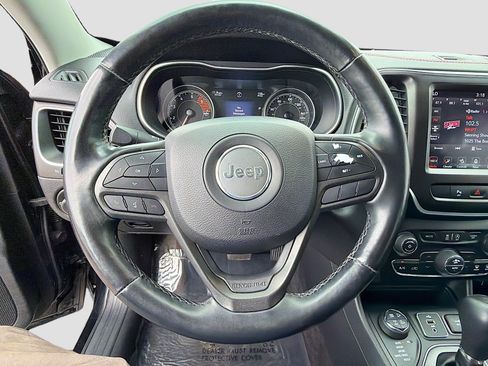 Used 2019 Jeep Cherokee Trailhawk w/ Cold Weather Group AWD/4WD image 37