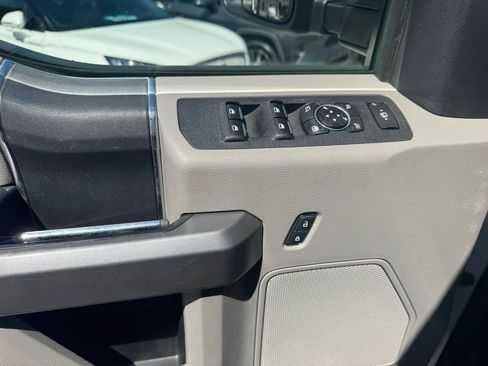 Used 2017 Ford F250 XLT w/ Camper Package AWD/4WD image 19