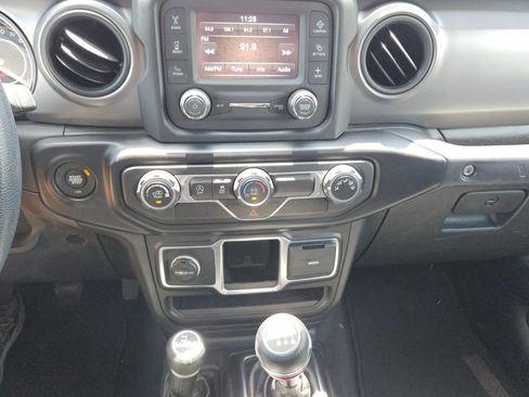 Used 2021 Jeep Wrangler Sport AWD/4WD image 14
