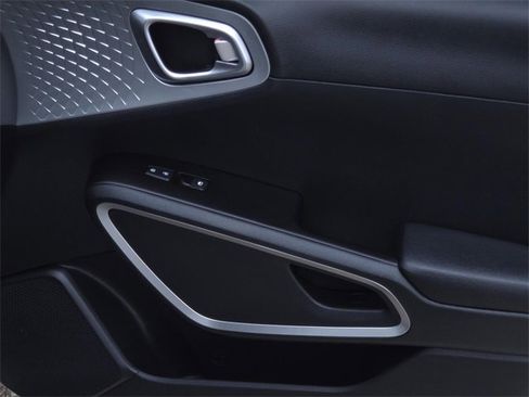 Certified 2024 Kia Soul S image 8