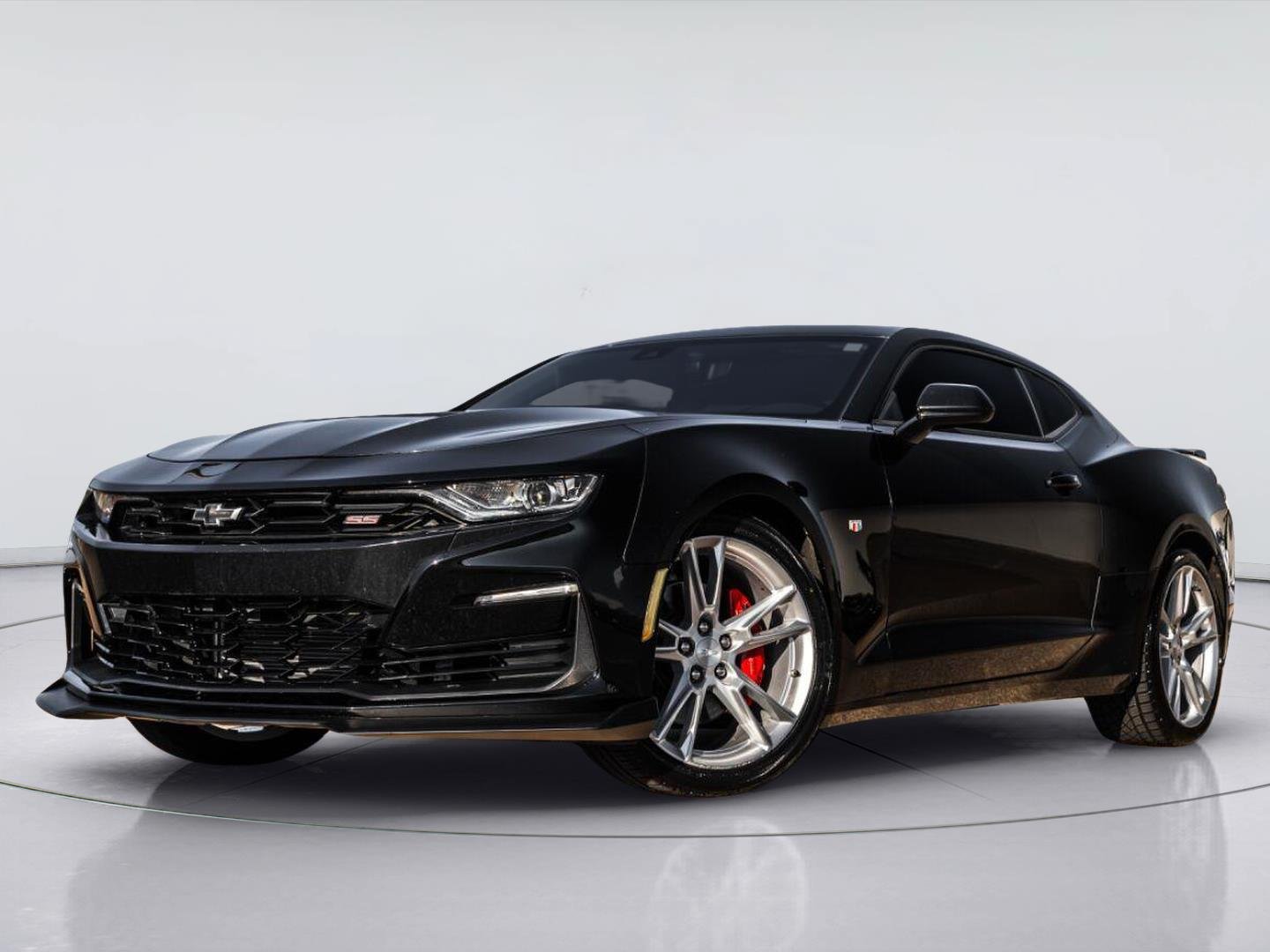 Used 2020 Chevrolet Camaro SS RWD image 1