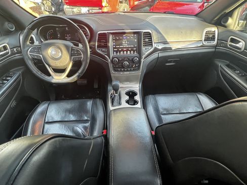 Used 2017 Jeep Grand Cherokee Overland image 35