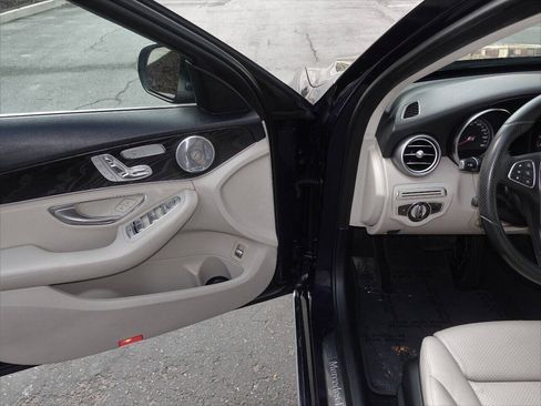 Used 2015 Mercedes-Benz C 300 Sedan image 31