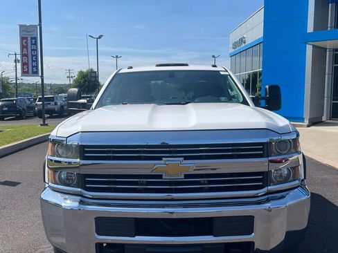 Used 2015 Chevrolet Silverado 3500 W/T AWD/4WD image 2
