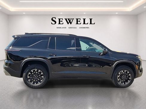 Used 2026 Chevrolet Traverse Z71 w/ Driver Confidence Package AWD/4WD image 5