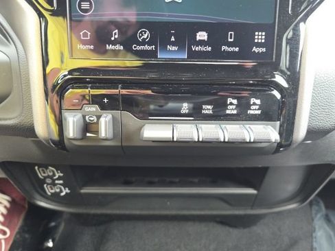 Certified 2026 RAM 2500 Big Horn AWD/4WD image 25