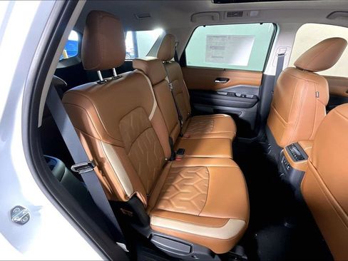 New 2026 Nissan Pathfinder Platinum w/ Cargo Package image 22