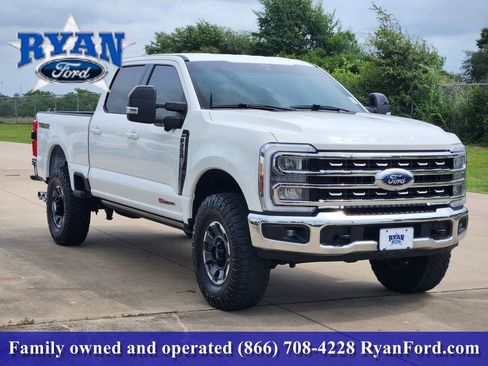 Used 2024 Ford F250 Lariat w/ Tremor Off-Road Package AWD/4WD image 2