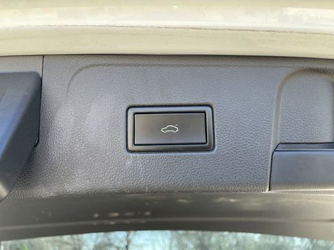 Used 2019 Volkswagen Atlas SE image 44