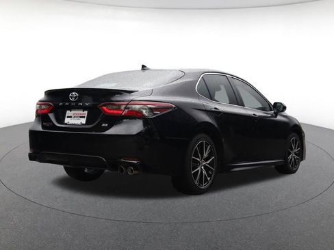 Used 2023 Toyota Camry SE FWD image 5