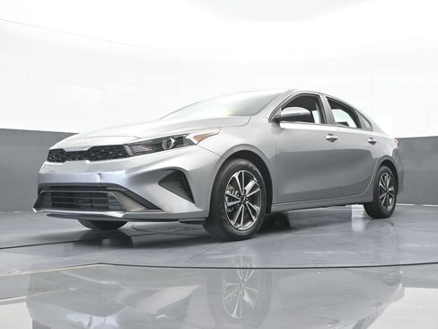 Used 2024 Kia Forte LXS FWD image 46