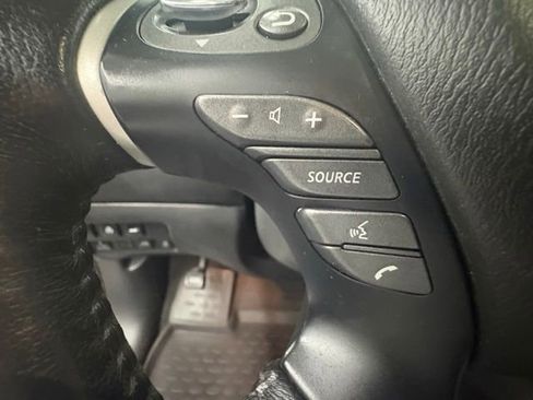Used 2020 Nissan Pathfinder SL FWD image 20