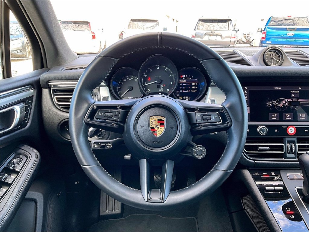 Certified 2026 Porsche Macan AWD/4WD image 15