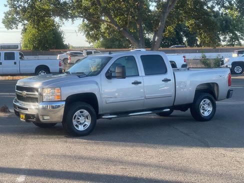 Used 2007 Chevrolet Silverado 2500 LT w/ 2LT Audio Package image 3