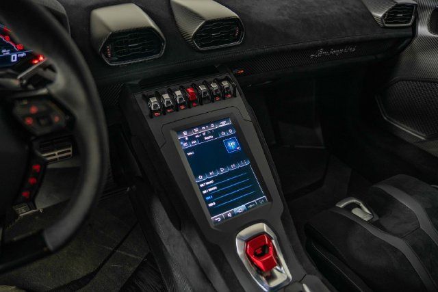 Used 2022 Lamborghini Huracan STO RWD image 21