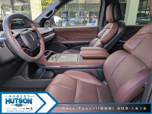 New 2025 Lincoln Navigator Reserve image 22