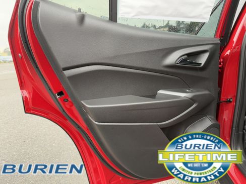 New 2026 Chevrolet Trax LT w/ Driver Confidence Package image 27