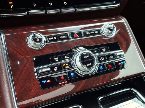 Used 2022 Lincoln Aviator Black Label w/ Class IV Trailer Tow Package image 16