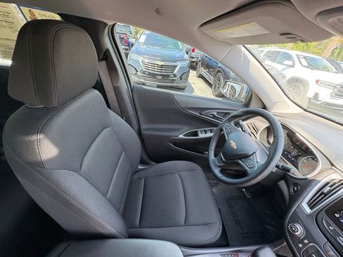Used 2025 Chevrolet Malibu RS FWD image 23