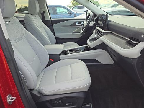 Used 2025 Ford Explorer Platinum w/ Ultimate Package AWD/4WD image 6