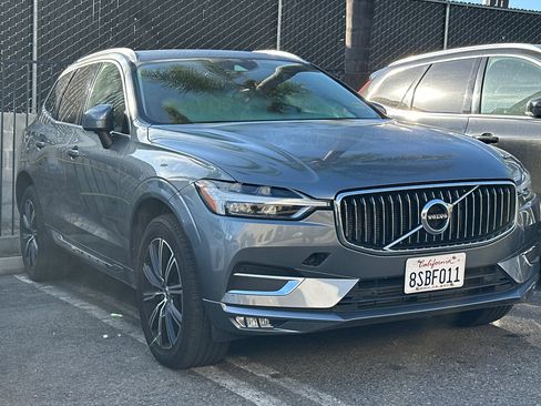 Used 2020 Volvo XC60 T6 Inscription image 2