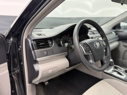 Used 2013 Toyota Camry LE FWD image 17