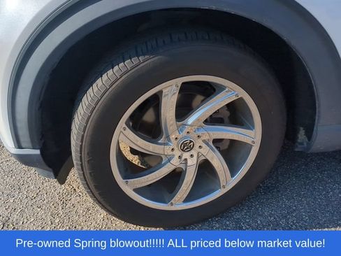 Used 2020 Ford Explorer XLT w/ Equipment Group 202A RWD image 8