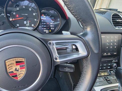 Used 2017 Porsche 718 Boxster RWD image 29