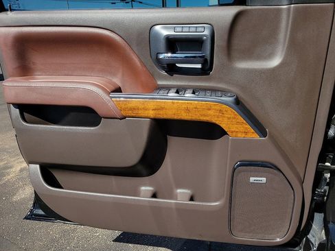 Used 2015 Chevrolet Silverado 1500 High Country w/ High Country Premium Package AWD/4WD image 11
