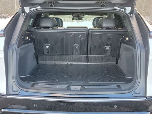 New 2025 Cadillac Lyriq Luxury image 17